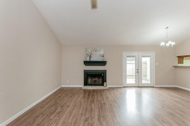 Foto del edificio - 2146 Greenbriar Colony Dr
