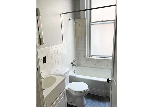 Foto del edificio - 3300 Jefferson Ave