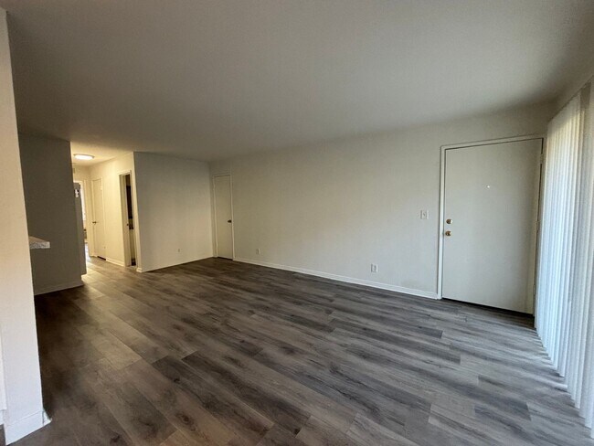 Interior Photo - 5245 Chesebro Rd