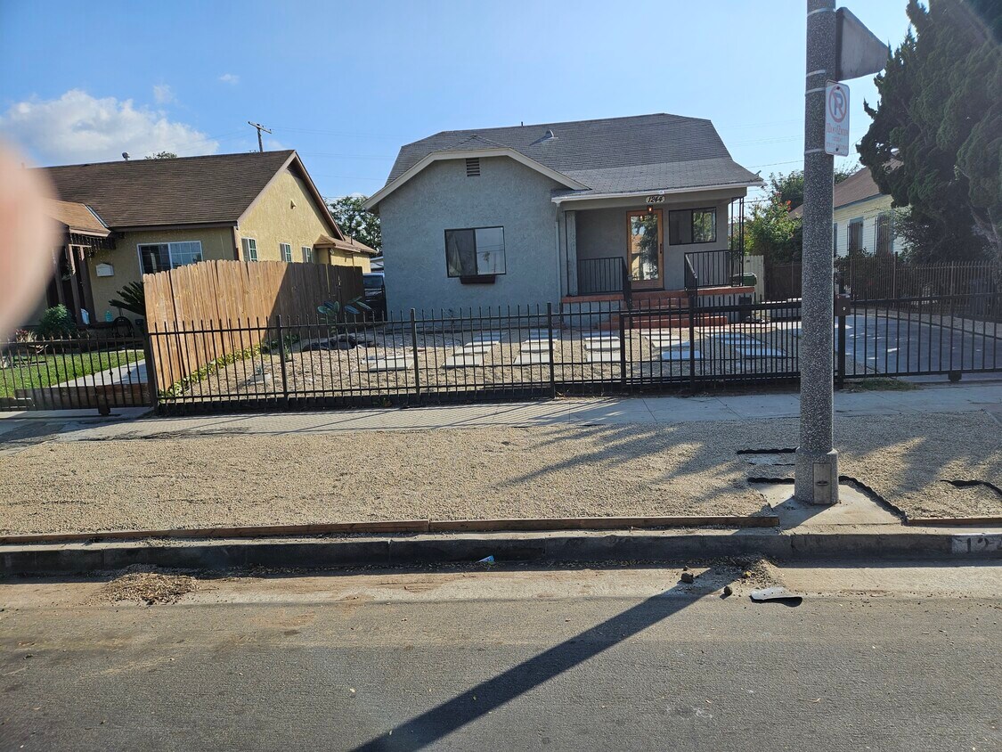 Primary Photo - 1244 W 76th St
