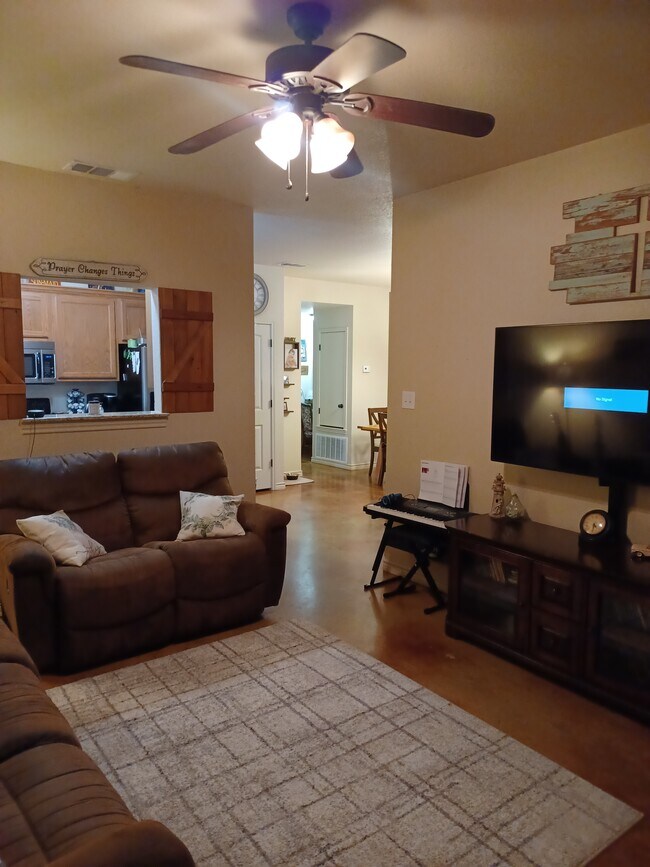 Foto del edificio - 809 Golf Course Rd