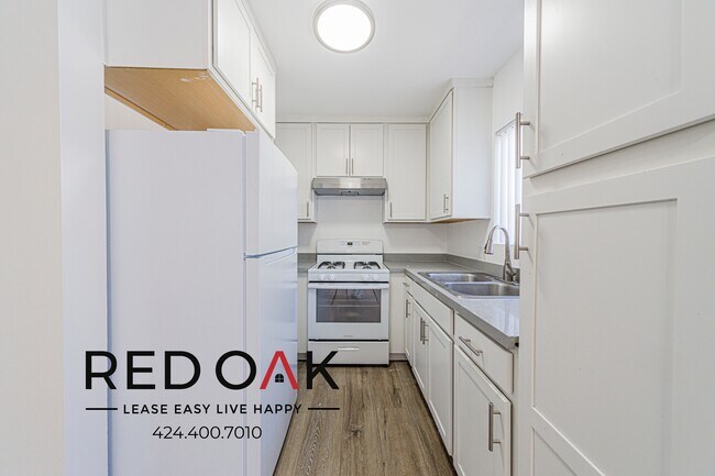 Foto del edificio - 7502 Canby Ave