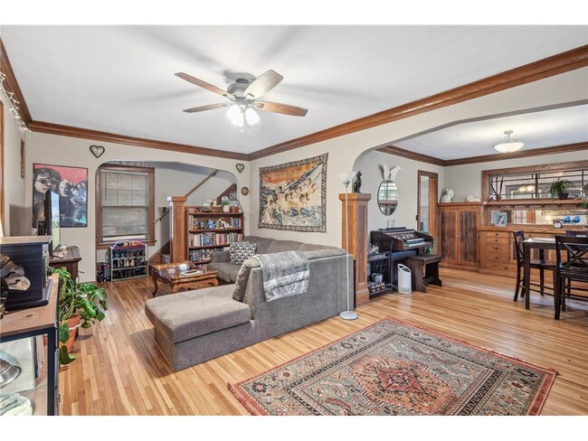 Building Photo - 811 Snelling Ave N