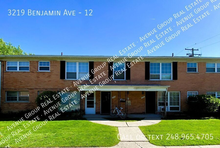 Foto principal - 3219 Benjamin Ave