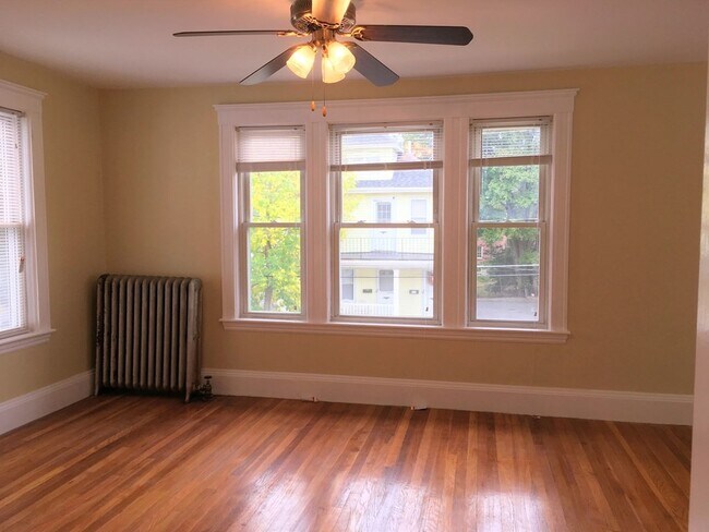 Building Photo - 39 Davis Rd