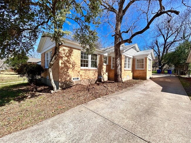 Building Photo - 5207 Shoal Creek Blvd