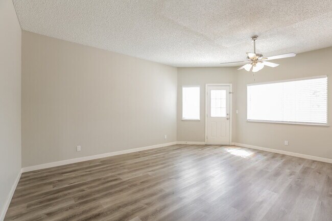 Foto del edificio - 7217 Chesterton Dr