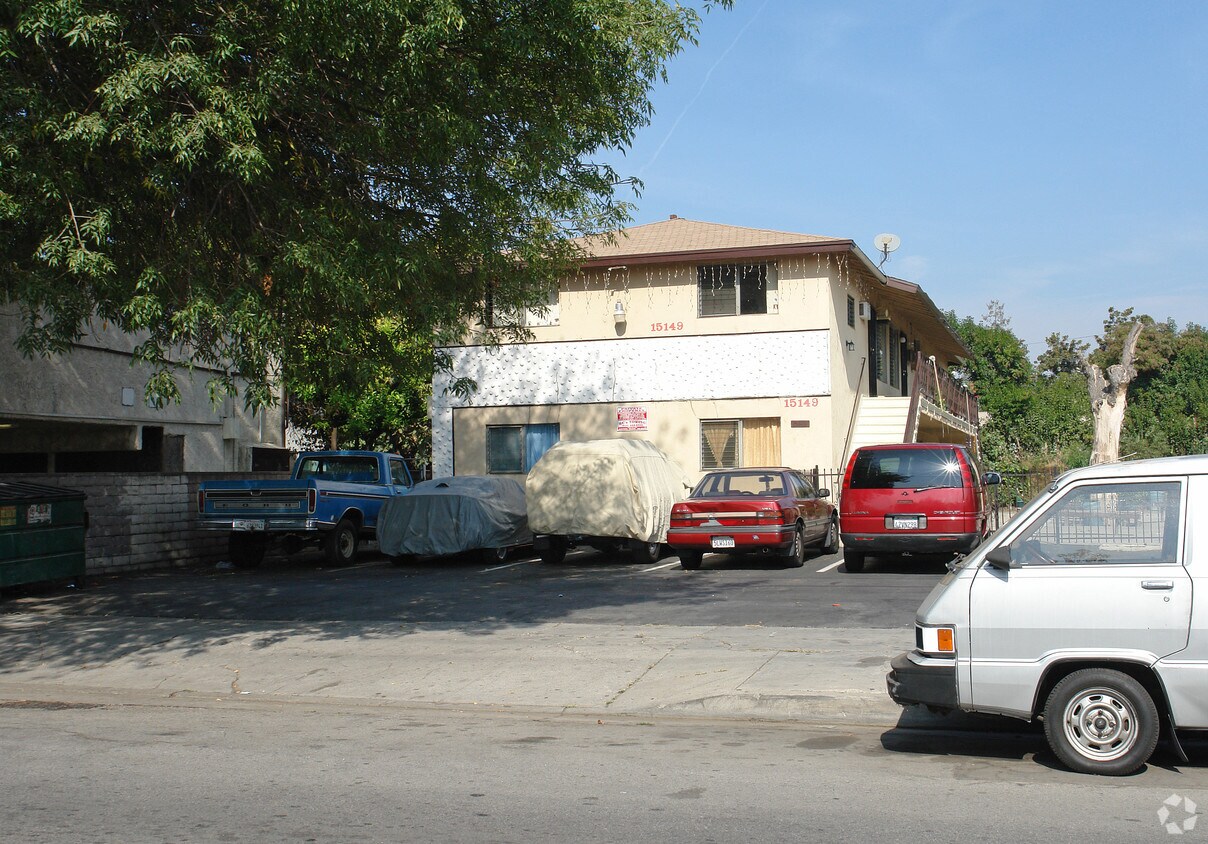 Primary Photo - 15149 Erwin St