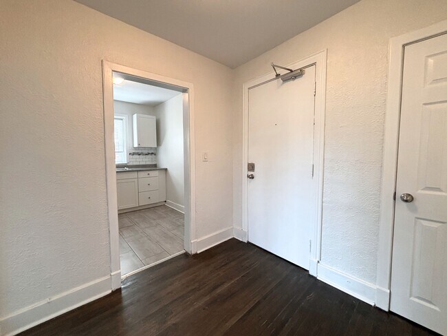 Photo du bâtiment - 83 East Avenue S