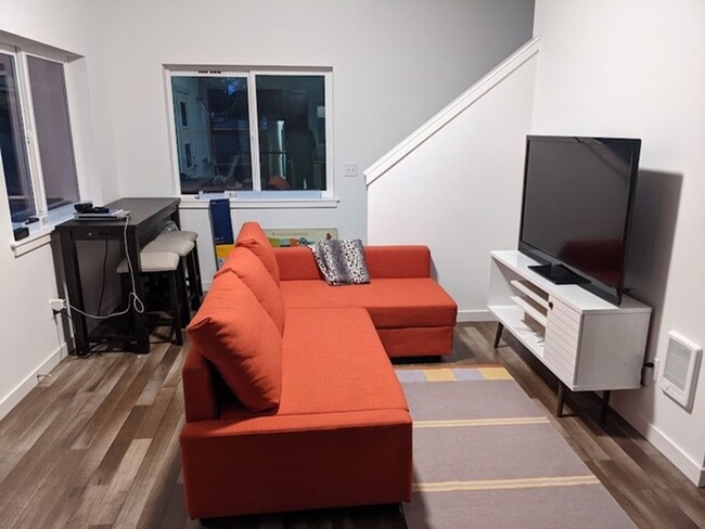 Foto del edificio - 3 Bedroom Furnished Home close to Town