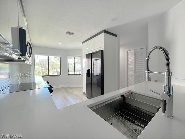 Building Photo - 4987 Pepper Cir