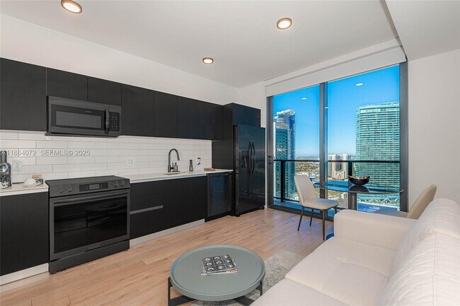 Foto del edificio - 398 NE 5th St