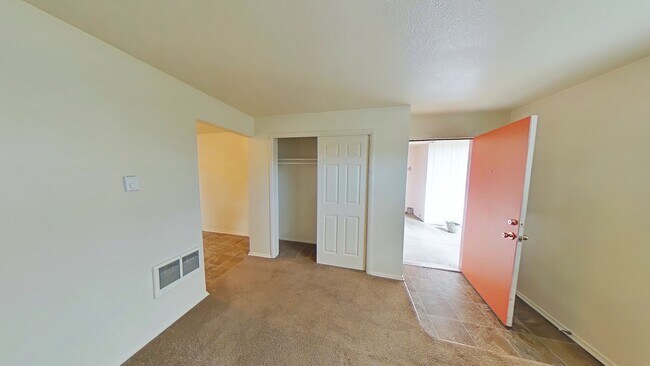 Foto del edificio - 1 Bedroom Apartment ~ Close to 9th Street ...