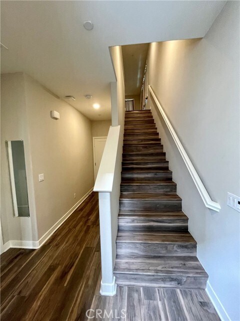 Building Photo - 2 Landings St