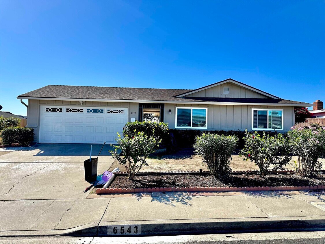 Primary Photo - 6543 Bougainville Rd