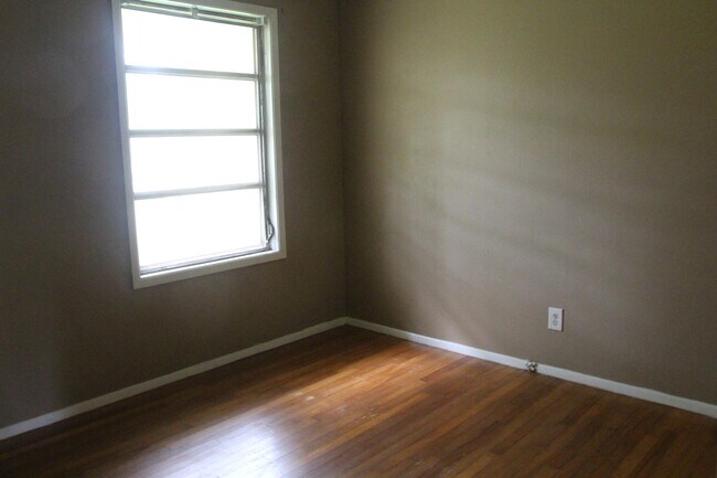 Foto del edificio - 1719 Melrose Dr