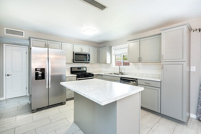 Foto del edificio - Greeat Single family home in Tempe! Close to ASU!