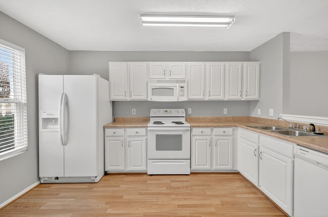 Foto del edificio - 1006 Halifax Ln