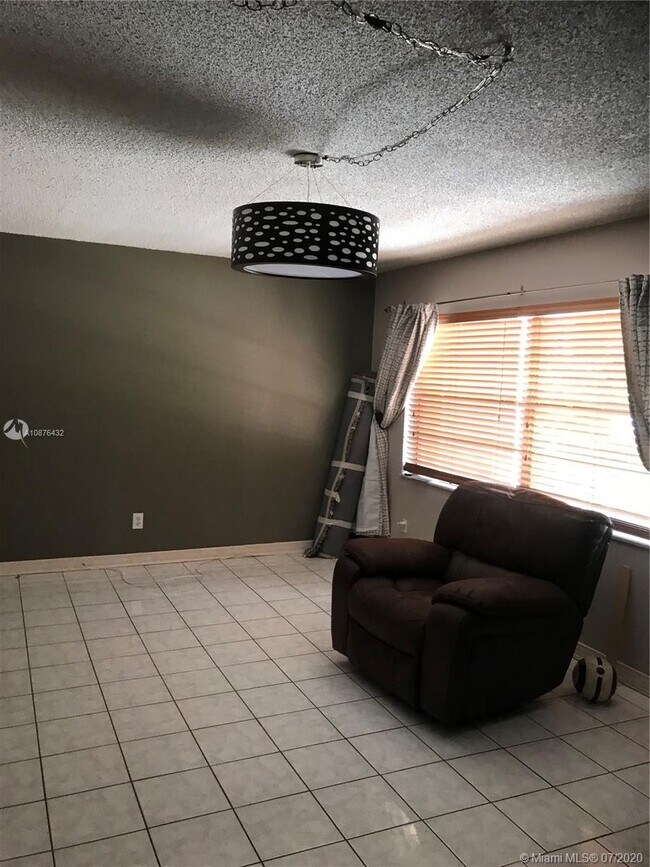 Foto del edificio - 58  Matador Ln 7-26 Davie Fl 33324