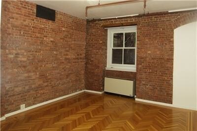 Building Photo - 22 E 82nd St