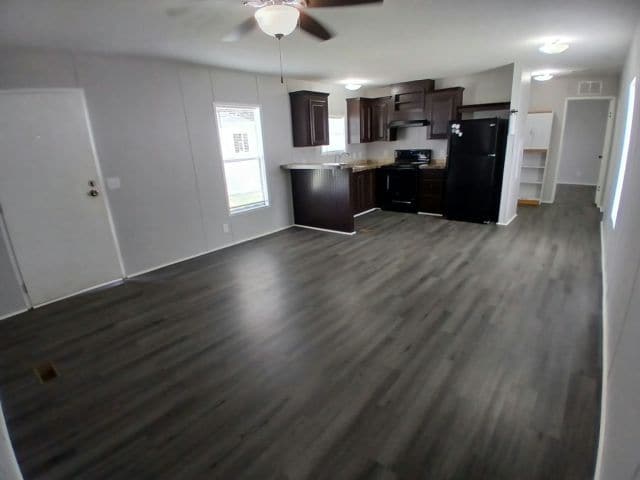 Foto del edificio - 1400 Banana Rd