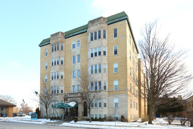 Building Photo - SYLVESTER MANOR APARTMENTS