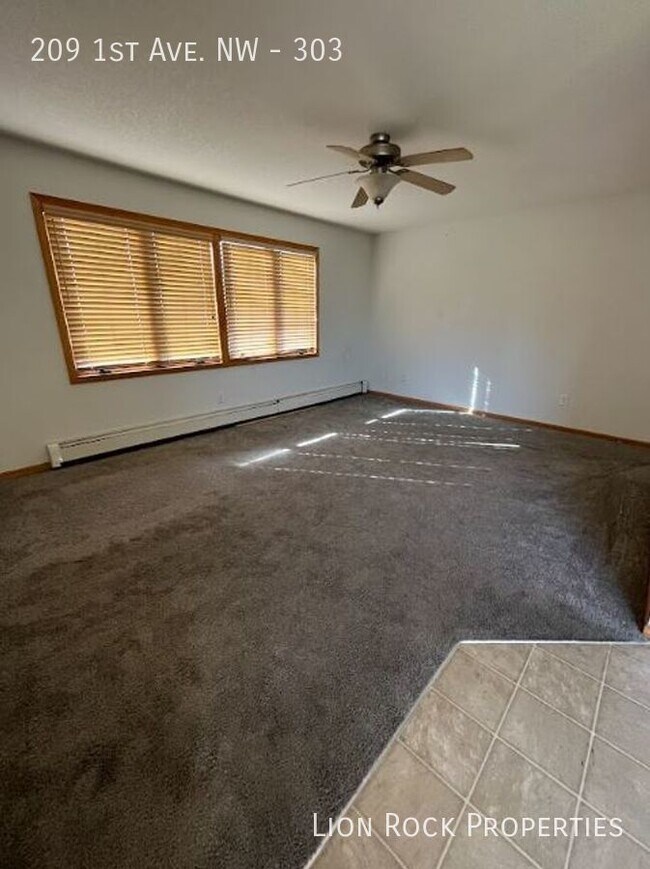 Building Photo - Spacious 2-Bedroom Haven in Osseo for $1,2...