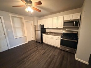 Building Photo - 276 3rd St