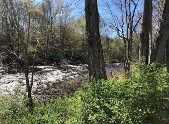 Building Photo - 17 Water St