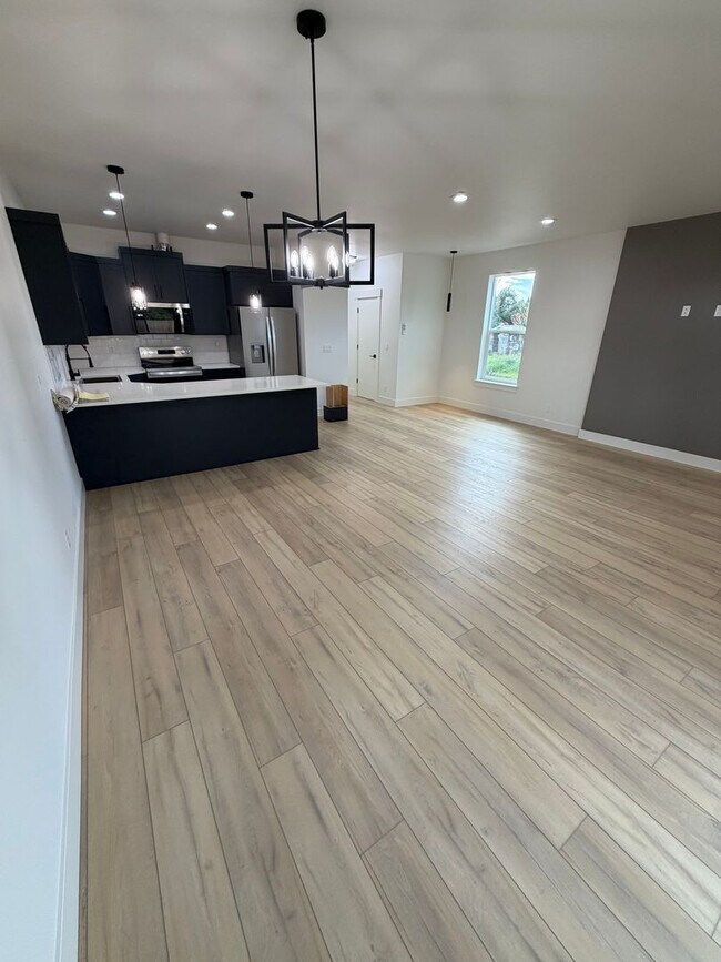 Foto del edificio - 300 Seven Oaks Ln
