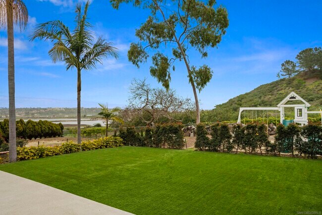 Building Photo - 1535 San Dieguito Dr