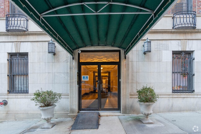 Foto del edificio - 305 W 104th St