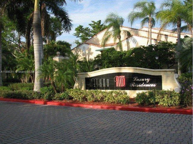 Foto principal - 1733 Village Blvd