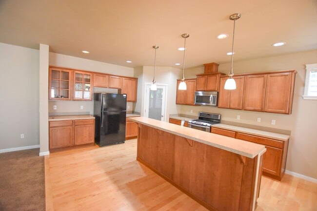 Building Photo - Gorgeous home in Olympia!!