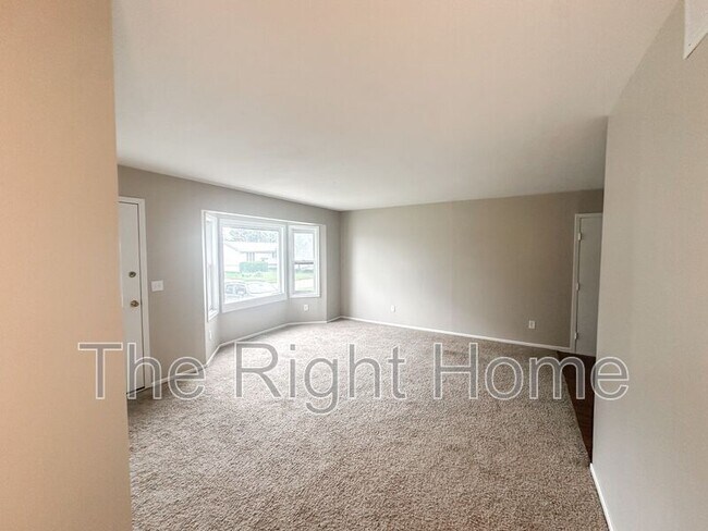 Building Photo - 6424 N 68th St