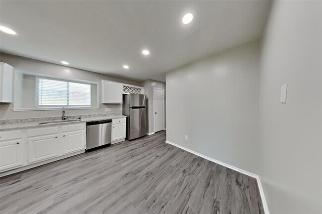 Foto del edificio - 1107 Tanglewild Ln