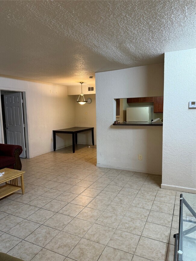Foto del edificio - 8100 Creekbend Dr