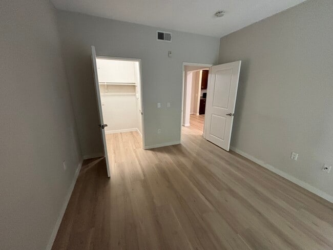 Foto del edificio - 2168 Scholarship