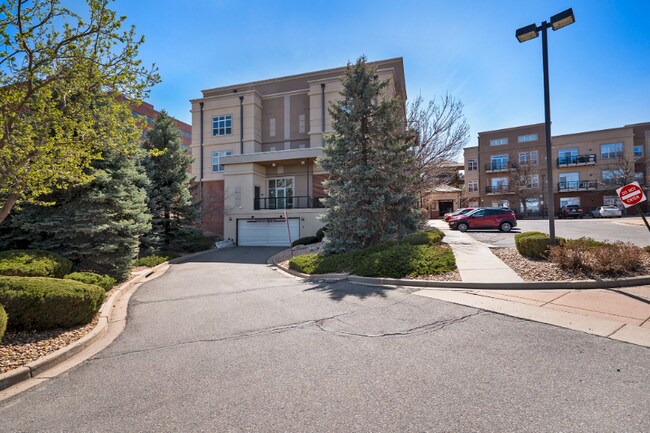 Foto del edificio - 5677 E Park Pl Ave