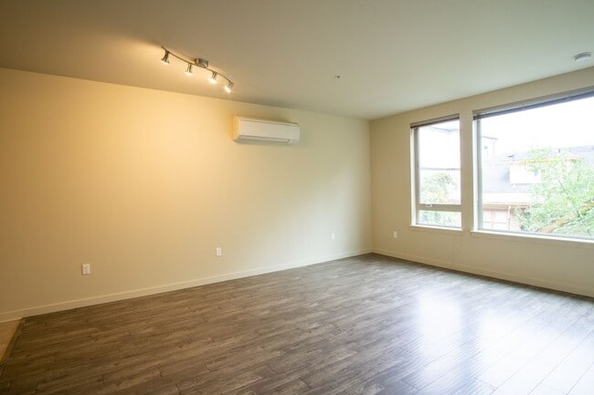 Building Photo - Light & Airy Modern 1 Bedroom w/Large Windows, A/C, & W/D!