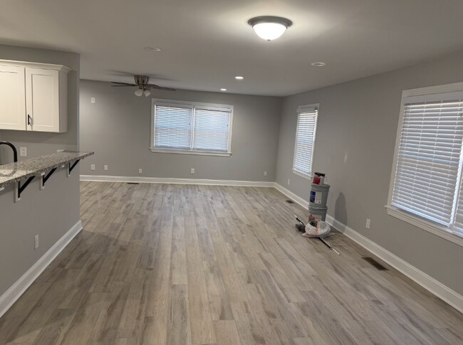 Foto del edificio - 924 Carpenter Fletcher Rd