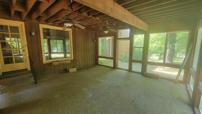 Building Photo - 5411 McGavock Rd