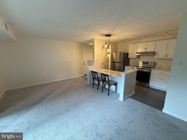 Foto del edificio - 12205 Peach Crest Dr