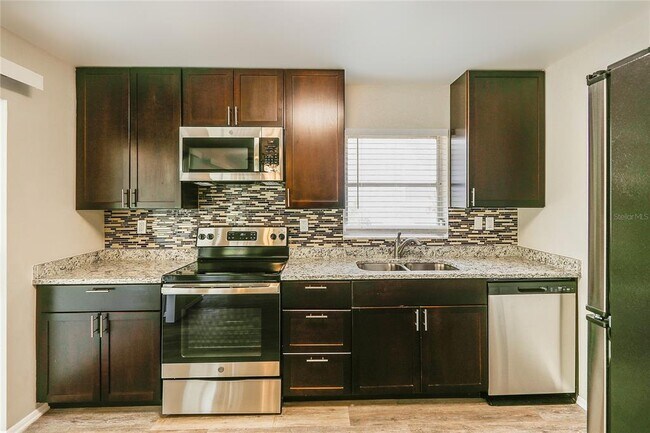 Foto del edificio - 2459 Indigo Dr