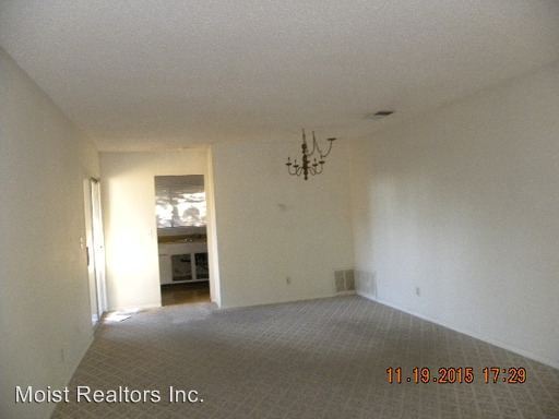 Building Photo - 443 Marian Way