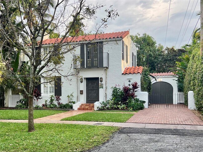 Building Photo - 936 Sorolla Ave