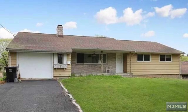 Primary Photo - 155 Midwood Rd
