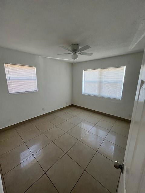 Foto del edificio - 1301 NW 7th St