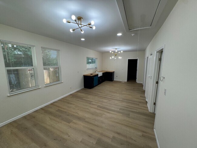 Foto del edificio - 2554 Selman Ave