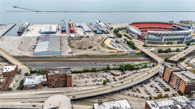 Foto del edificio - 1133 W 9th St